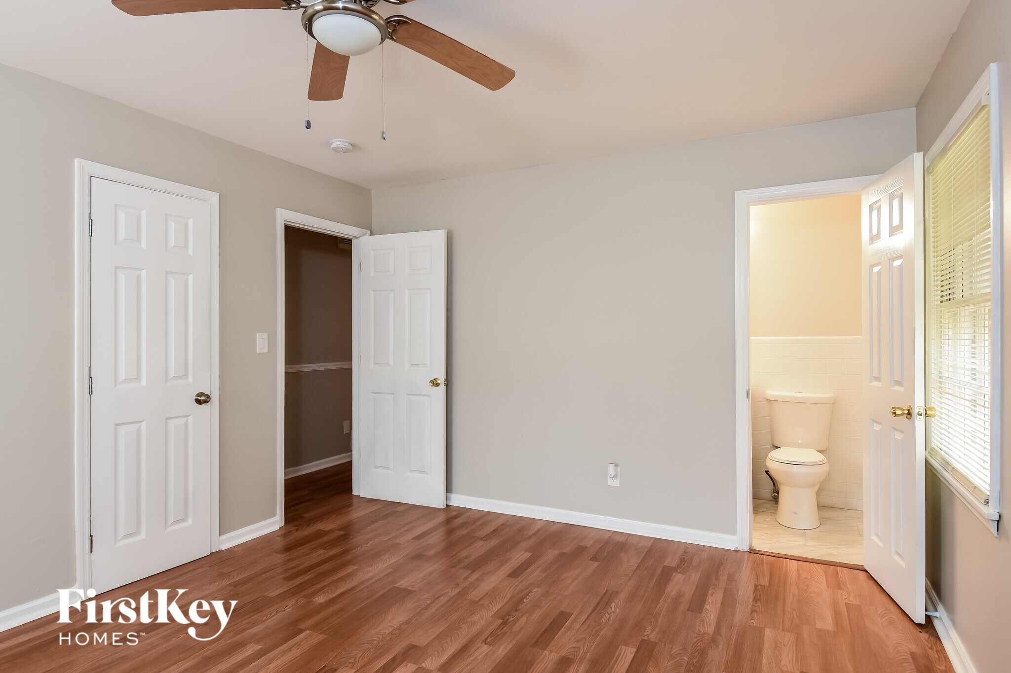 Building Photo - 1917 Annette Ln SW