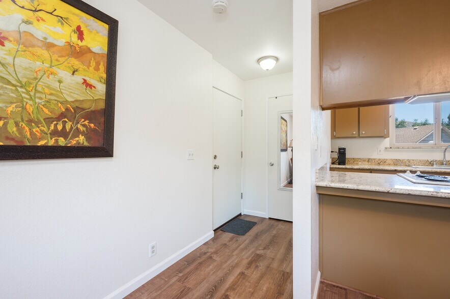 Building Photo - 1416 San Luis Dr