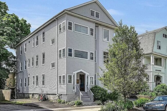 Building Photo - 62 Hamilton St