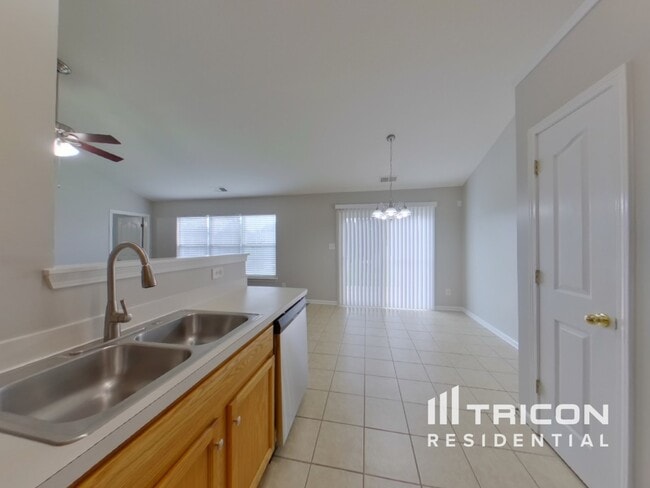 Building Photo - 2104 Gold Nugget Dr