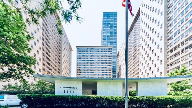 Primary Photo - 3950 N Lake Shore Dr