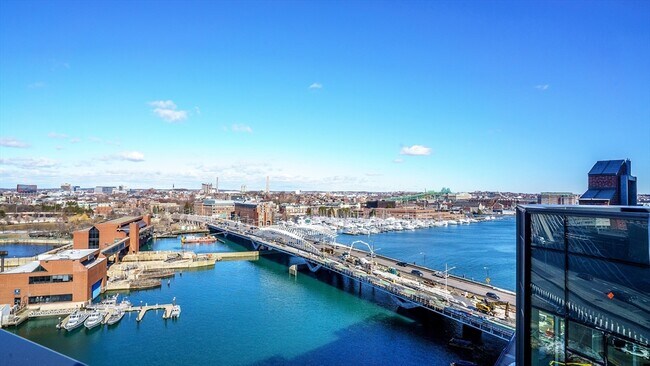 Building Photo - 100 Lovejoy Wharf