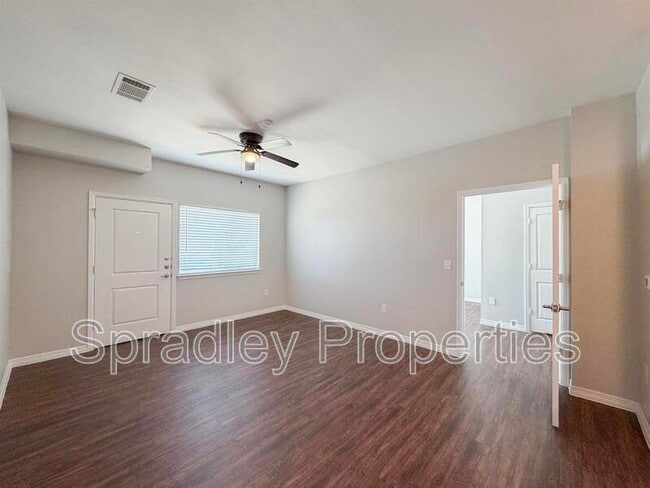 Building Photo - 1124 W Ave O