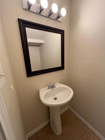 Building Photo - 711 E College St