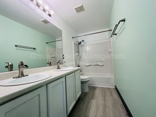 Building Photo - 1217 Bluejay Ave