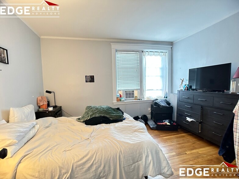 Building Photo - 1746 Commonwealth Ave