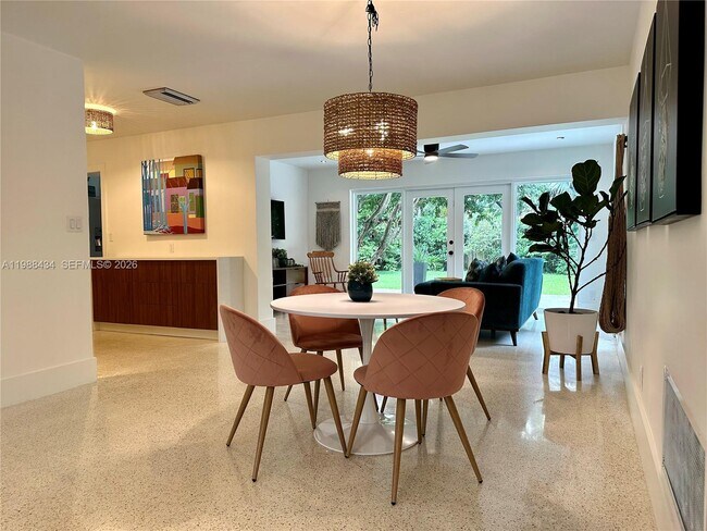 Building Photo - 1351 SW 32nd St