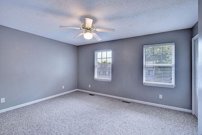 Building Photo - 200 Arrowhead Dr