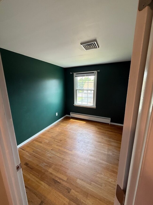 Building Photo - 3 Bd/1.5 Bath Twin Home in Perkasie Boro