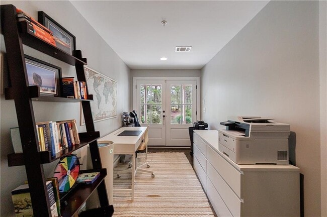 Building Photo - 1000 Loliver Ln