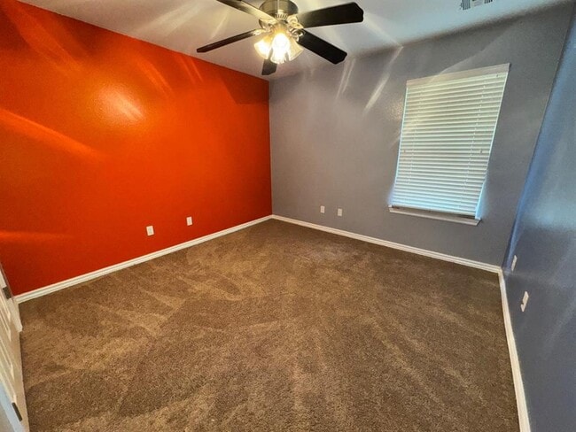 Building Photo - 1424 Teakwood Dr