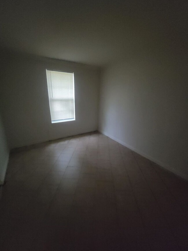 Building Photo - Move-in Ready! 3 Bed 1 Bath Rental Home Tulsa