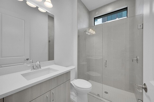 Building Photo - 13917 Vivant Dr