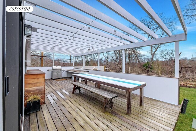 Building Photo - 29 W Lake Dr