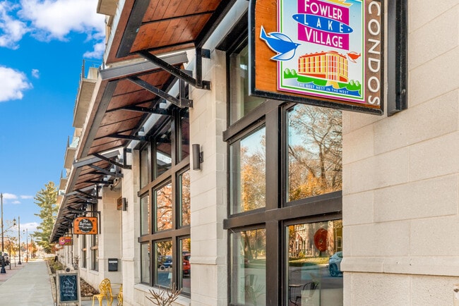 Building Photo - 215 E Pleasant St