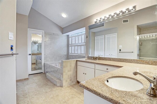 Building Photo - 11530 Ella Lee Dr