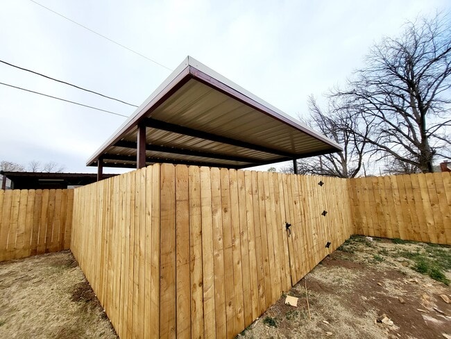 Building Photo - 3505 Houston Ave