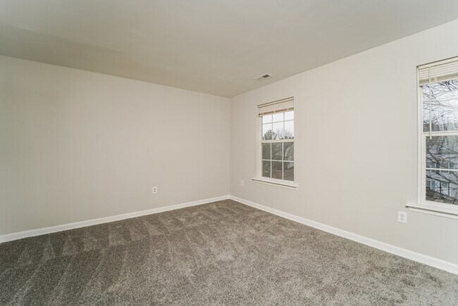 Building Photo - 7 Holly Leaf Ct