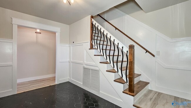Building Photo - 4033 Lucerne Dr SE