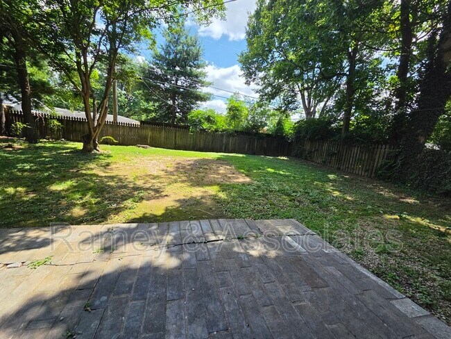 Building Photo - 3135 Rosedale Blvd