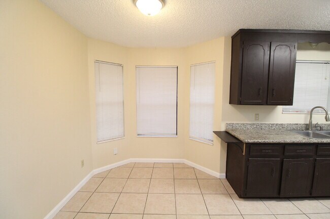 Building Photo - Bay Meadows 3BR Home Near NAS Pensacola with Granite Kitchen & Fenced Backyard