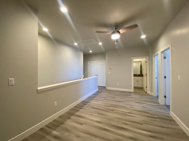 Building Photo - 3 BEDROOM SAND HOLLOW TOWNHOME FOR RENT!