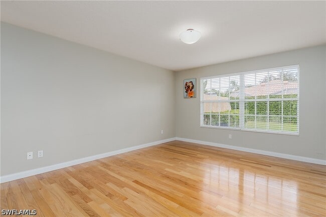 Building Photo - 4949 Kingston Way