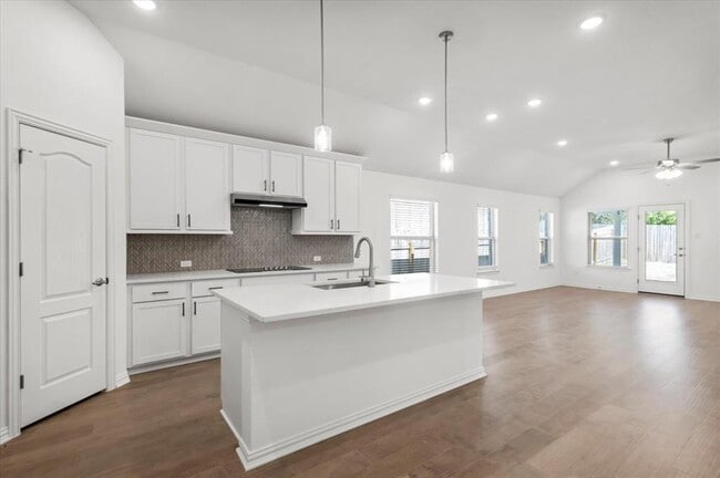 Building Photo - 1429 Cole Ests Dr