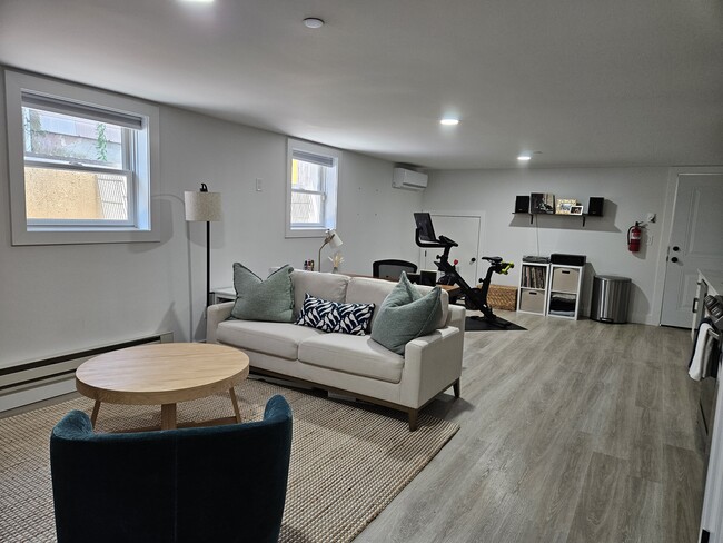 Building Photo - 90 Shrewsbury Ave