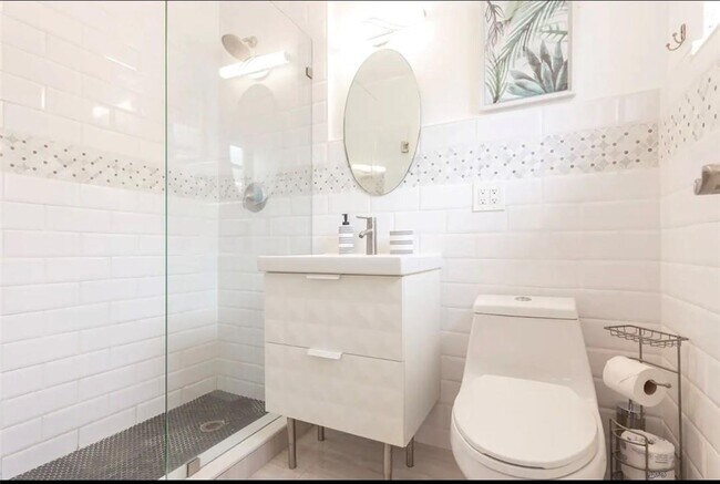 Building Photo - 1311 Monroe St