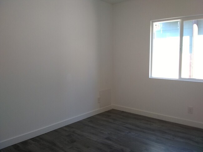 Building Photo - 5333-5335 4th Ave