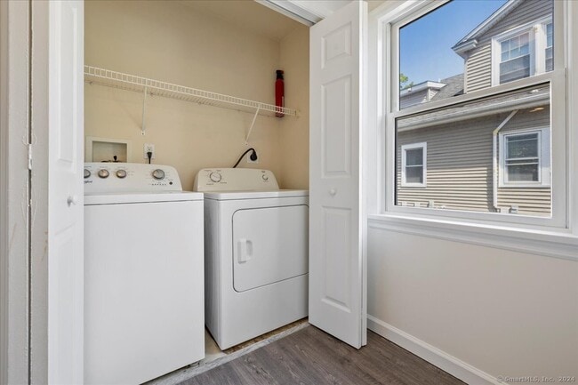 Building Photo - 257 Seaside Ave