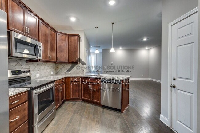 Building Photo - 714 Hahn Ct