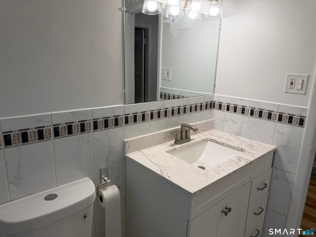 Building Photo - 305 Wiklund Ave