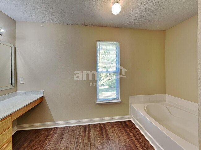 Building Photo - 6737 Amber Springs Way