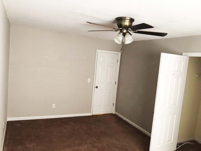 Building Photo - 1410 Dove Run Dr