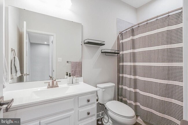 Building Photo - 3760 Charterhouse Alley