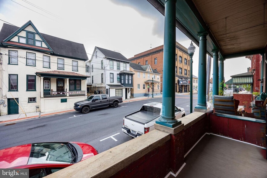 Building Photo - 209 E Martin St