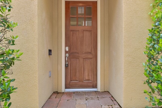 Building Photo - $500 OFF 1st Month's RENT! Gated Serenity ...