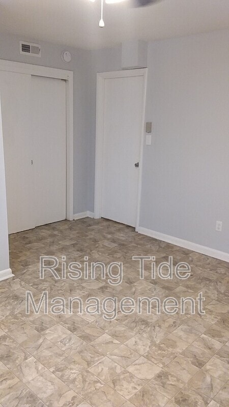 Building Photo - 7016 Briarwood Ln