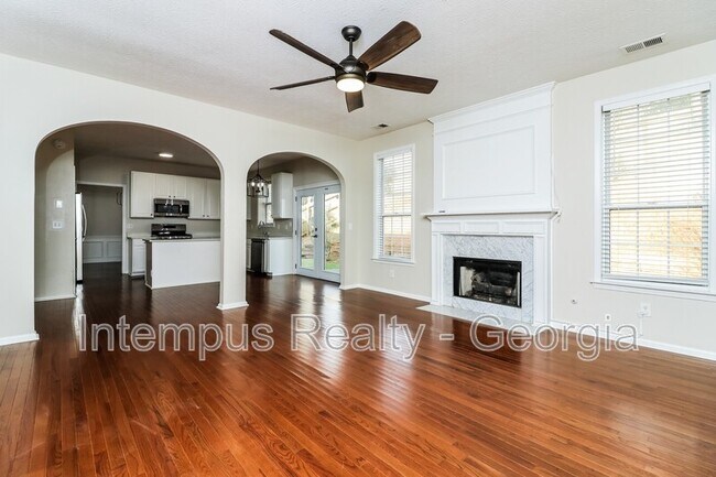 Building Photo - 3620 Bancroft Main NW