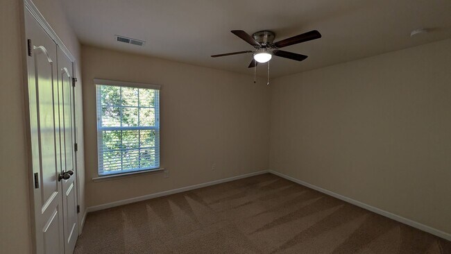 Building Photo - 4848 Pepper Dr