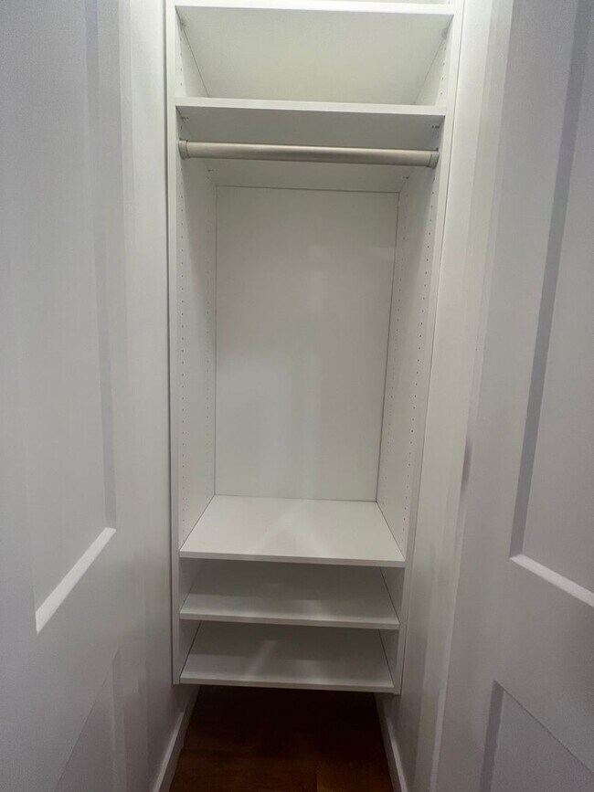 Building Photo - CHELSEA/BOSTON NO BROKER OR RENTAL FEES !!...