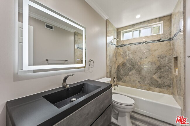 Building Photo - 15151 Marne Cir