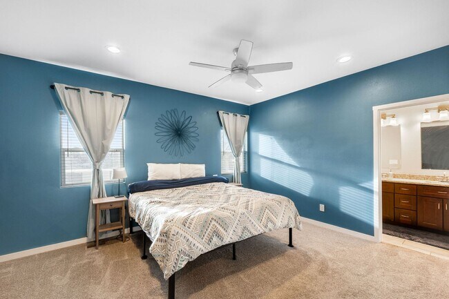 Building Photo - 3BD, 2.5BA Half-Duplex for Lease in Commerce City with 2-Car Garage