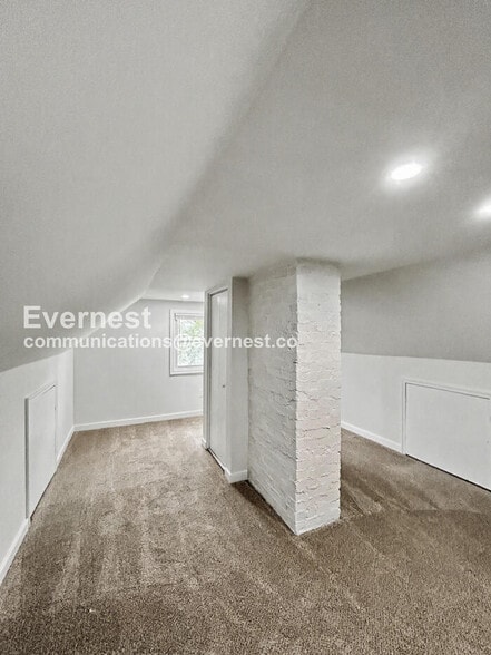 Building Photo - 3605 Pemberton Ave