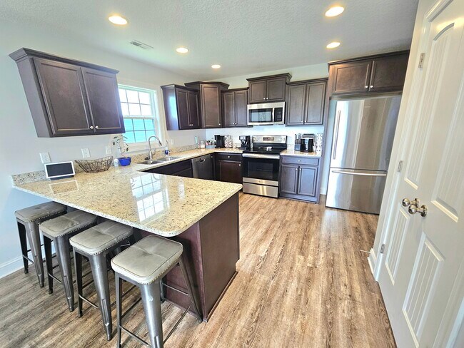 Building Photo - 440 Worsley Wy
