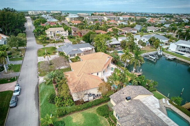 Building Photo - 131 Sands Pt Dr