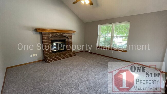 Building Photo - Beautiful 3 bedroom, 2 bathroom home in Le...