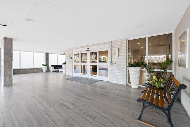 Building Photo - 3850 Galt Ocean Dr